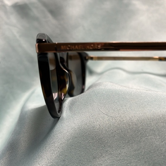 MICHAEL KORS SUNGLASSES - Picture 4 of 9